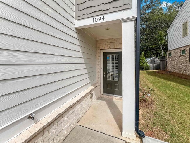 1094 Arrowlake Rd in Marietta, GA - Building Photo - Building Photo