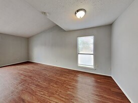 6646 Loch Langham Dr, Unit 404 in Houston, TX - Building Photo