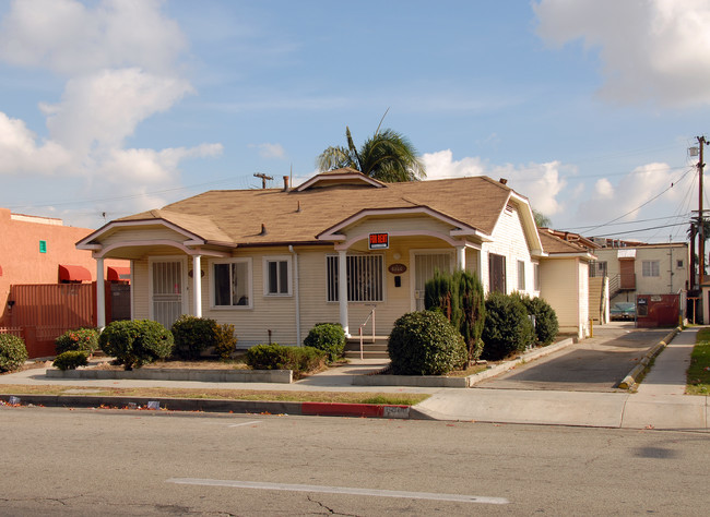 6800 Rita Ave in Huntington Park, CA - Foto de edificio - Building Photo