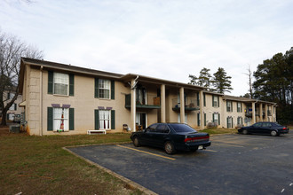 Indian Valley Apartments in Clarkston, GA - Building Photo - Building Photo