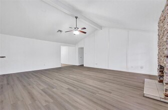 2730 Mesquite Dr in Sugar Land, TX - Building Photo - Building Photo