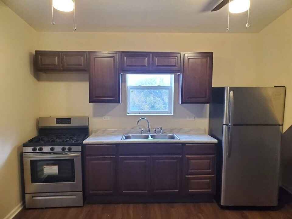 2228 S Sawyer Ave in Chicago, IL - Building Photo