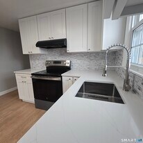 26 Tifton Rd in Wethersfield, CT - Building Photo