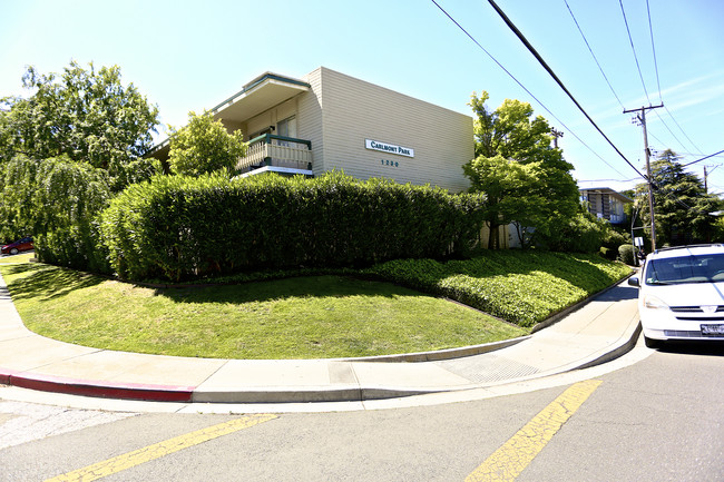 1230 Alameda De Las Pulgas in Belmont, CA - Foto de edificio - Building Photo