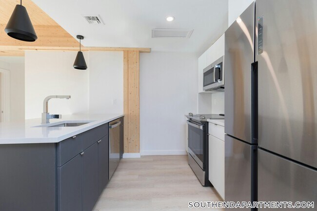 11 E Lenox St in Boston, MA - Building Photo - Building Photo