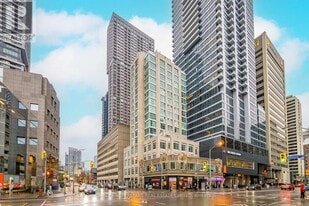 409-421 Bloor St E in Toronto, ON - Building Photo