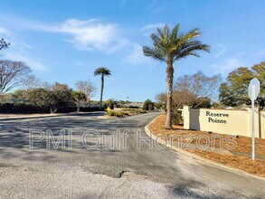 8740 Brown Pelican Cir in Navarre, FL - Building Photo - Building Photo