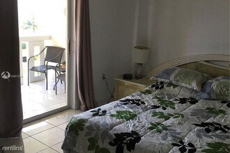 1889 S Ocean Dr in Hallandale Beach, FL - Building Photo - Building Photo