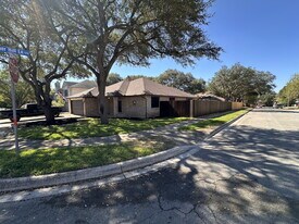 2733 Star Light Ln in Schertz, TX - Building Photo