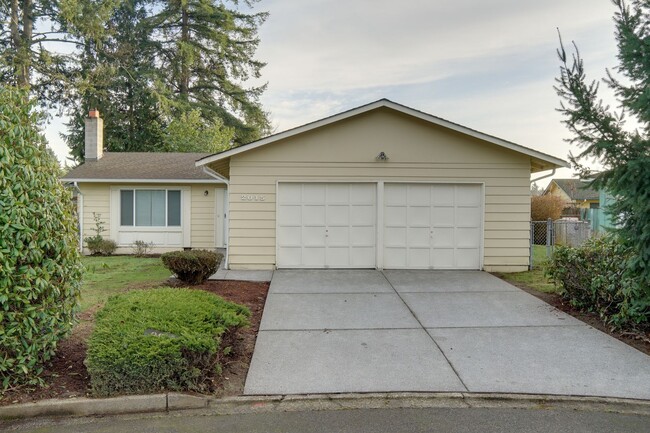 property at 2015 S 301st St