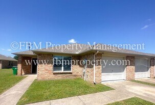 1518 Drexal Dr in Waxahachie, TX - Building Photo