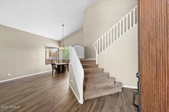 14688 N 100th Pl in Scottsdale, AZ - Foto de edificio - Building Photo