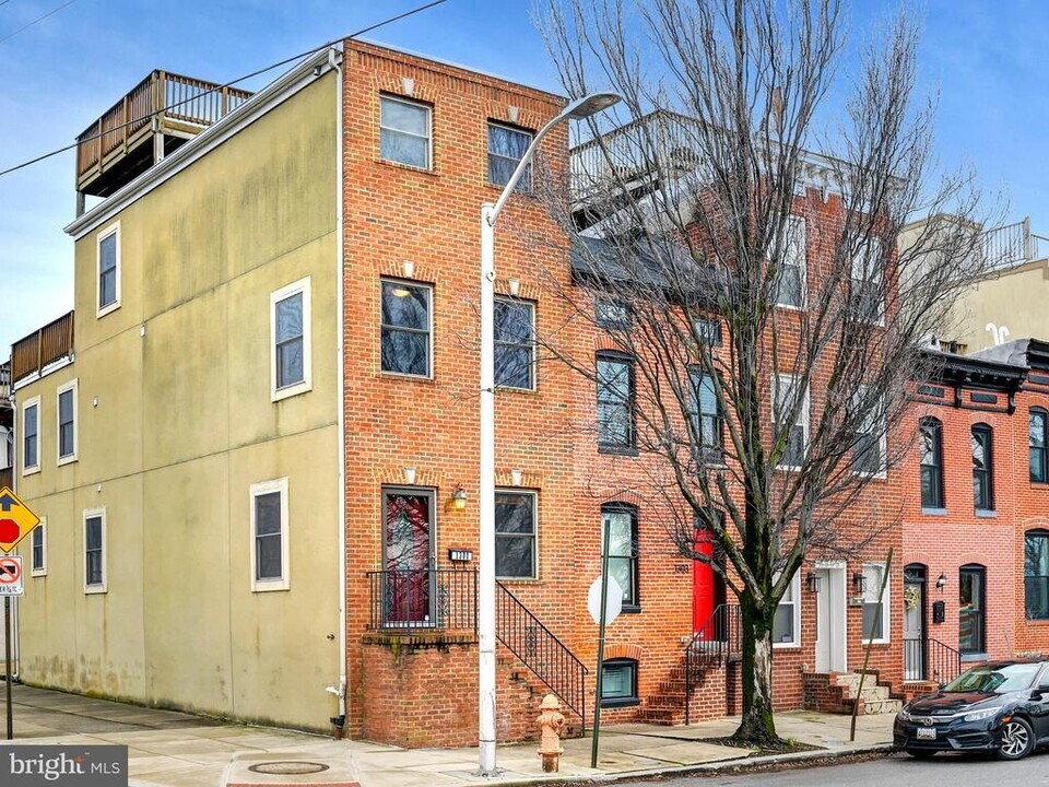 1301 S Clinton St in Baltimore, MD - Building Photo
