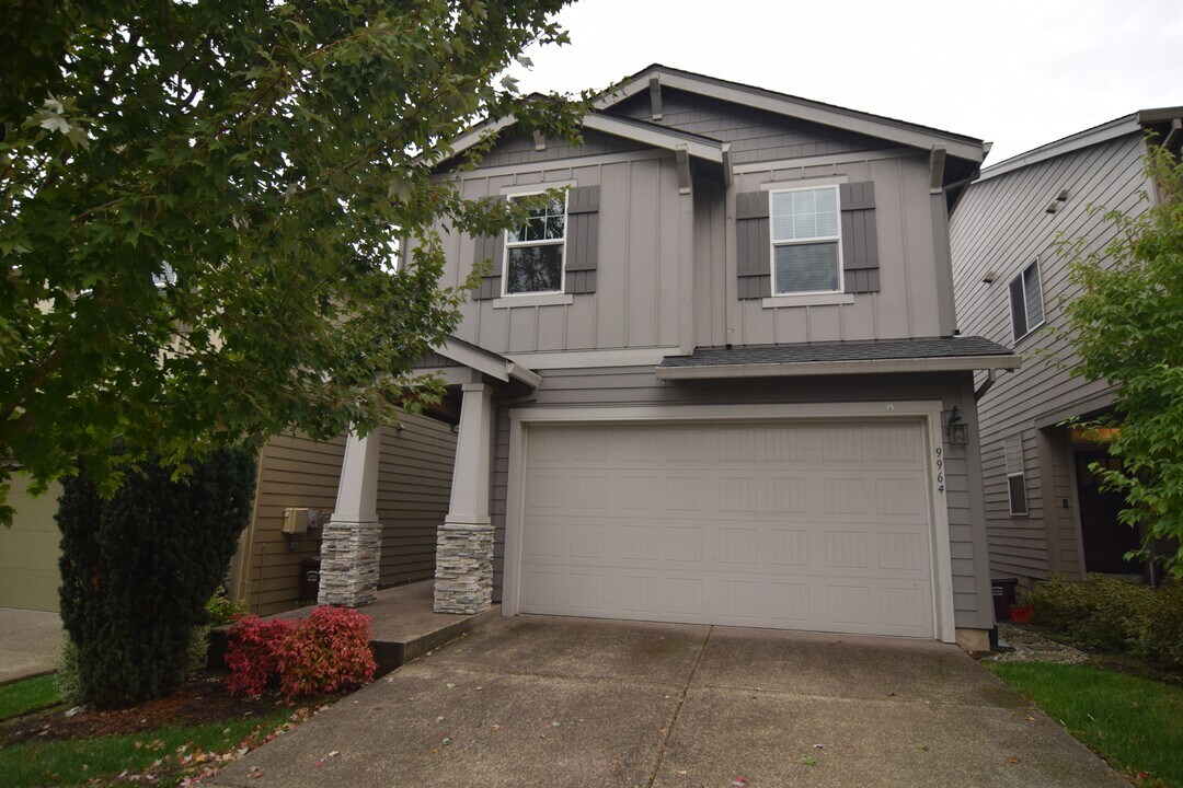 9964 NW 307th Ave in North Plains, OR - Building Photo