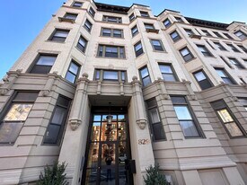 845 Beacon St, Unit 5D in Boston, MA - Building Photo