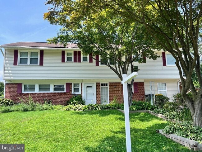 property at 5350 Ravensworth Rd