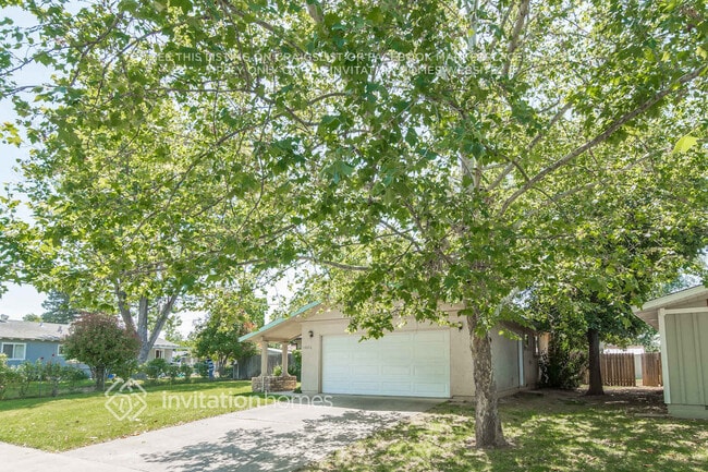 10208 La Presa Way in Rancho Cordova, CA - Building Photo - Building Photo