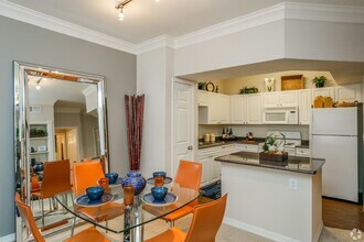 999 White St in Houston, TX - Building Photo - Building Photo