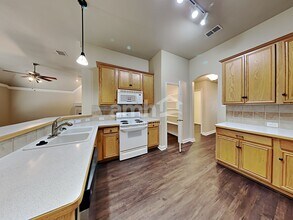 206 Rock Meadow Trail in Mansfield, TX - Building Photo - Building Photo