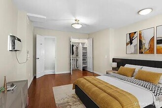 211 Thompson St in New York, NY - Foto de edificio - Building Photo