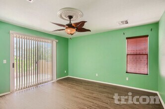 21116 Alma Dr in Maricopa, AZ - Foto de edificio - Building Photo