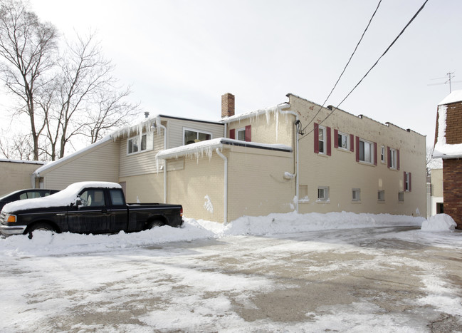 430 N Washington Ave in Royal Oak, MI - Foto de edificio - Building Photo