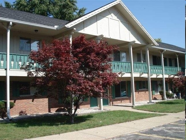 Forest Park Apartments in Peoria Heights, IL - Foto de edificio - Building Photo