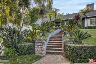 3690 Crownridge Dr in Los Angeles, CA - Building Photo