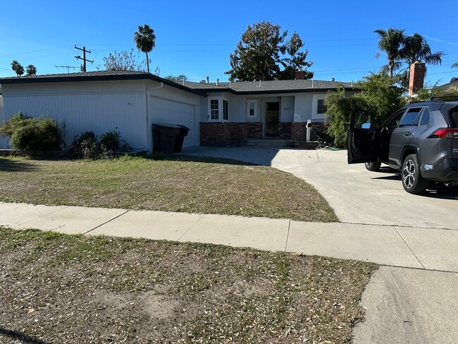 property at 11921 Waverly Dr