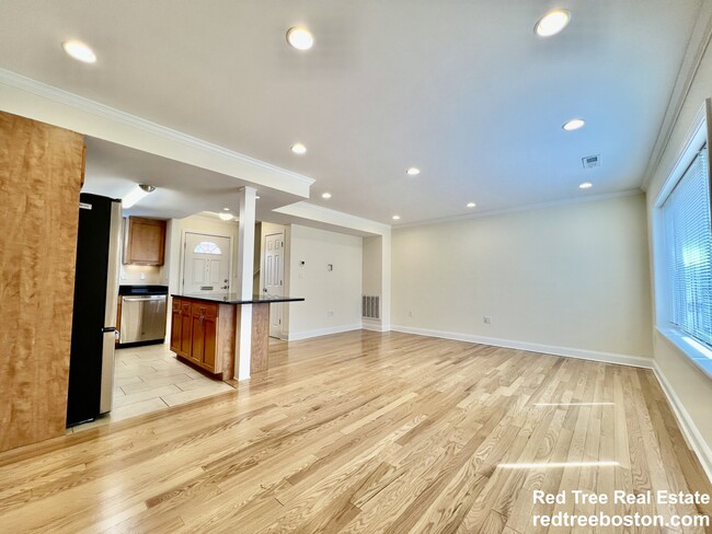 180 Thornton Rd in Chestnut Hill, MA - Building Photo - Building Photo