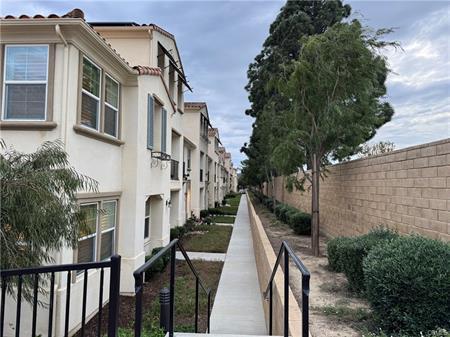 401 Castiano St, Unit 1 in Camarillo, CA - Building Photo - Building Photo