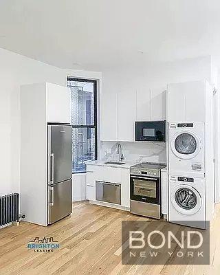 property at 225 E 14th St