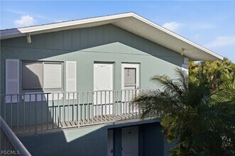 8109 Country Rd in Ft. Myers, FL - Building Photo - Building Photo