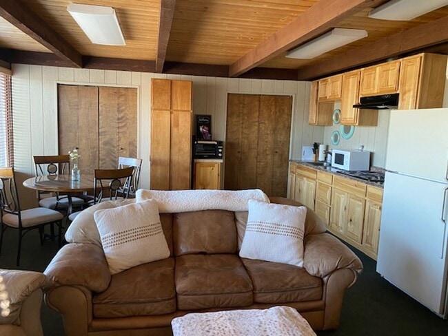 8392 US-97 in Terrebonne, OR - Building Photo - Building Photo