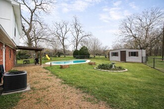 1310 S Caney Trails Dr in Wharton, TX - Building Photo - Building Photo