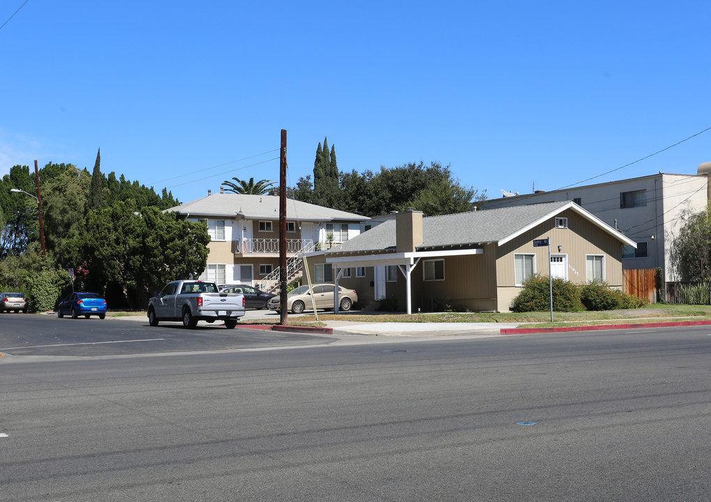 11925 Burbank Blvd in Valley Village, CA - Building Photo