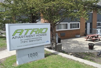 Atrio Apartment Homes in Ann Arbor, MI - Foto de edificio - Building Photo