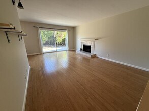827 Comet Dr in Foster City, CA - Building Photo - Building Photo