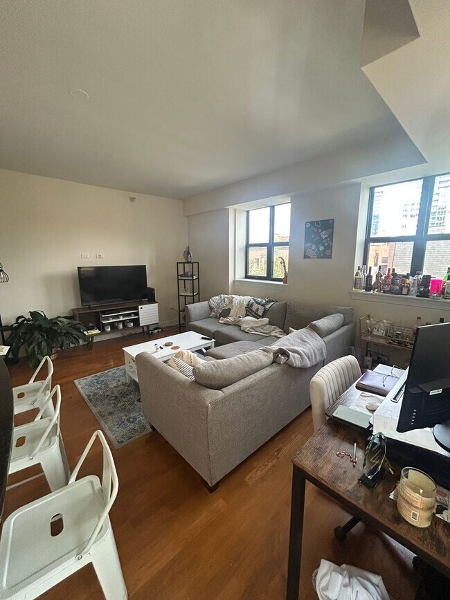 451 W Huron St in Chicago, IL - Building Photo - Building Photo