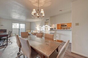 8433 Hearth Dr in Houston, TX - Building Photo