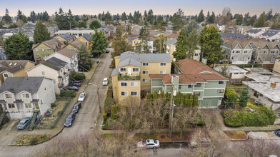 9403 Linden Ave N in Seattle, WA - Building Photo - Building Photo