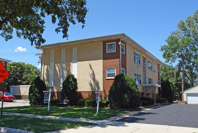 1411 Cossitt Ave in La Grange, IL - Foto de edificio - Building Photo