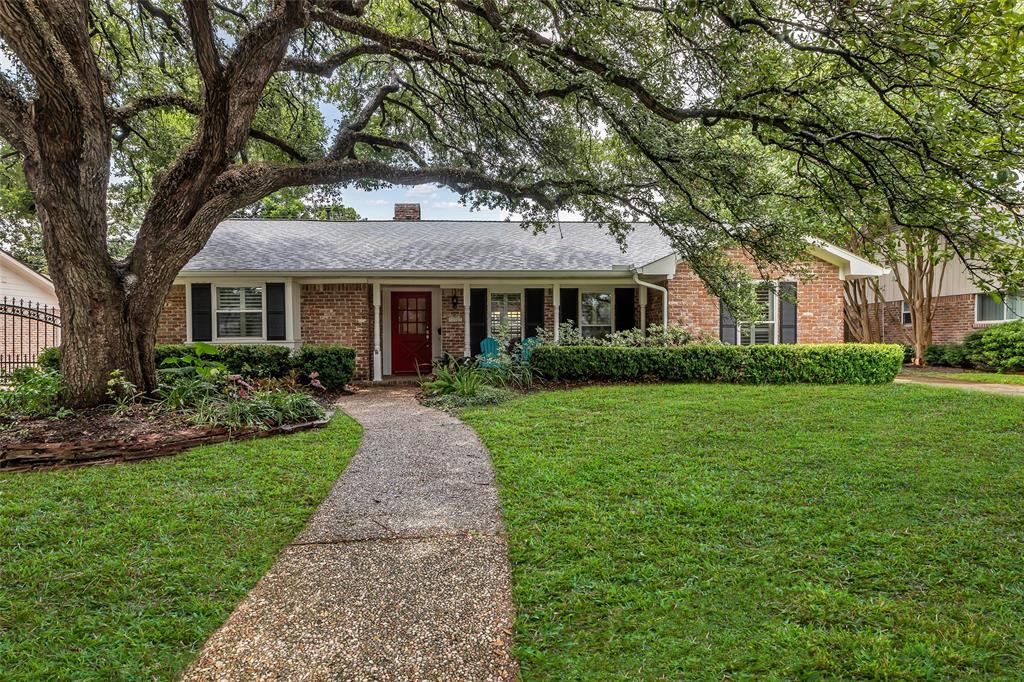10023 Ella Lee Ln in Houston, TX - Building Photo
