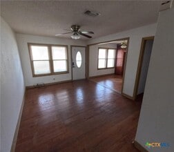 103 Pleasure Dr in Ganado, TX - Building Photo - Building Photo
