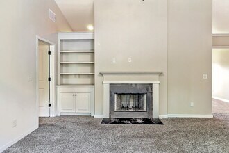 100 Comet Ct in Dallas, GA - Foto de edificio - Building Photo