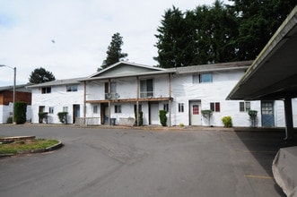 2728 Lancaster Dr SE in Salem, OR - Foto de edificio - Building Photo