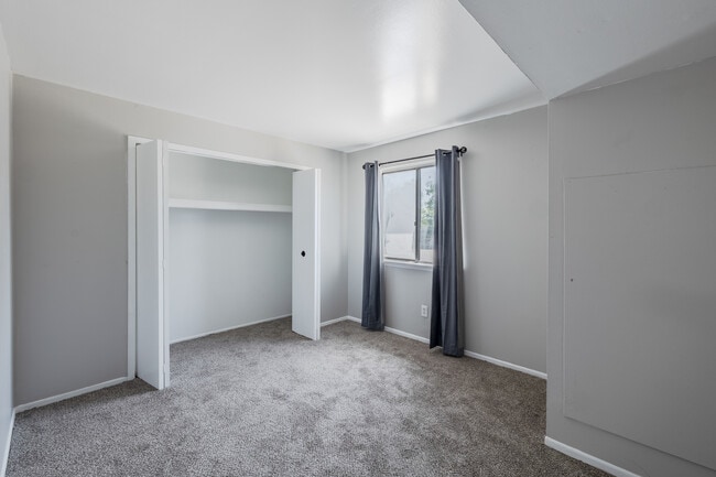 Goddard Estates in Taylor, MI - Foto de edificio - Interior Photo