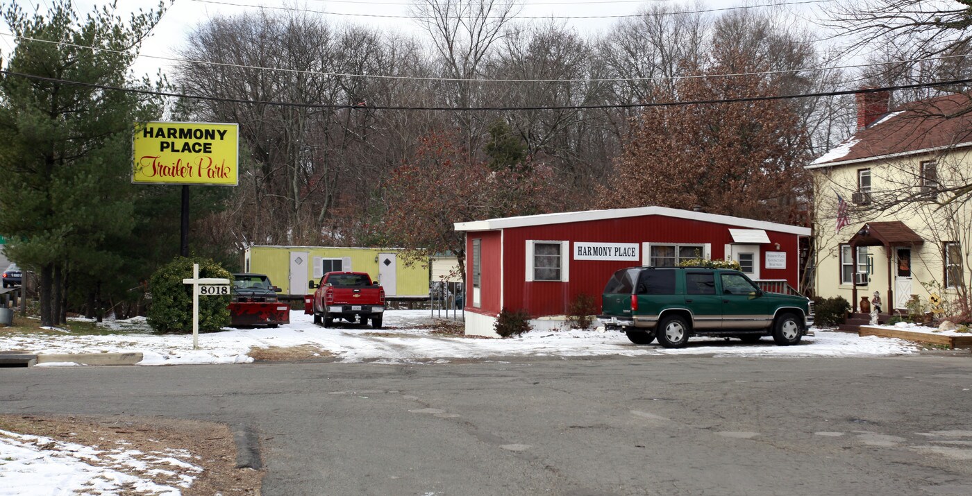 Harmony Place Trailer Park in Alexandria, VA - Foto de edificio