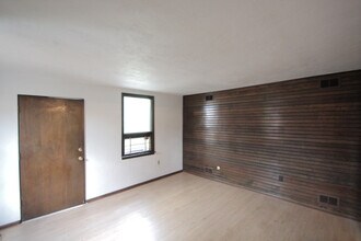 315 S Trenton Ave, Unit 2 in Pittsburgh, PA - Building Photo - Building Photo