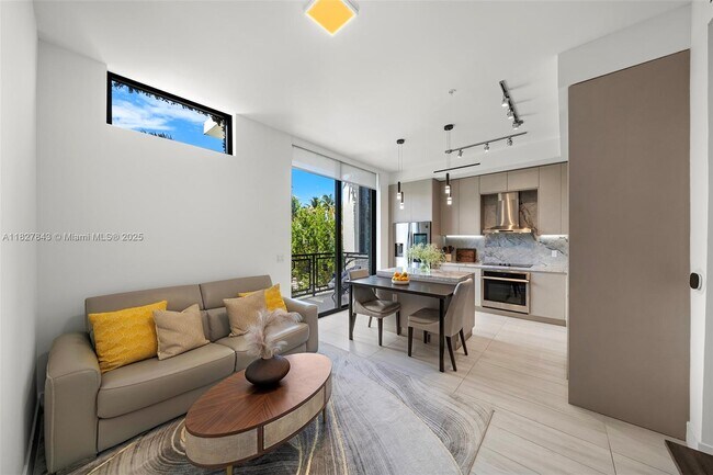 1030 15th St in Miami Beach, FL - Building Photo - Building Photo